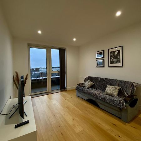 Spacious 2 Bedroom Penthouse Retreat Λονδίνο Εξωτερικό φωτογραφία