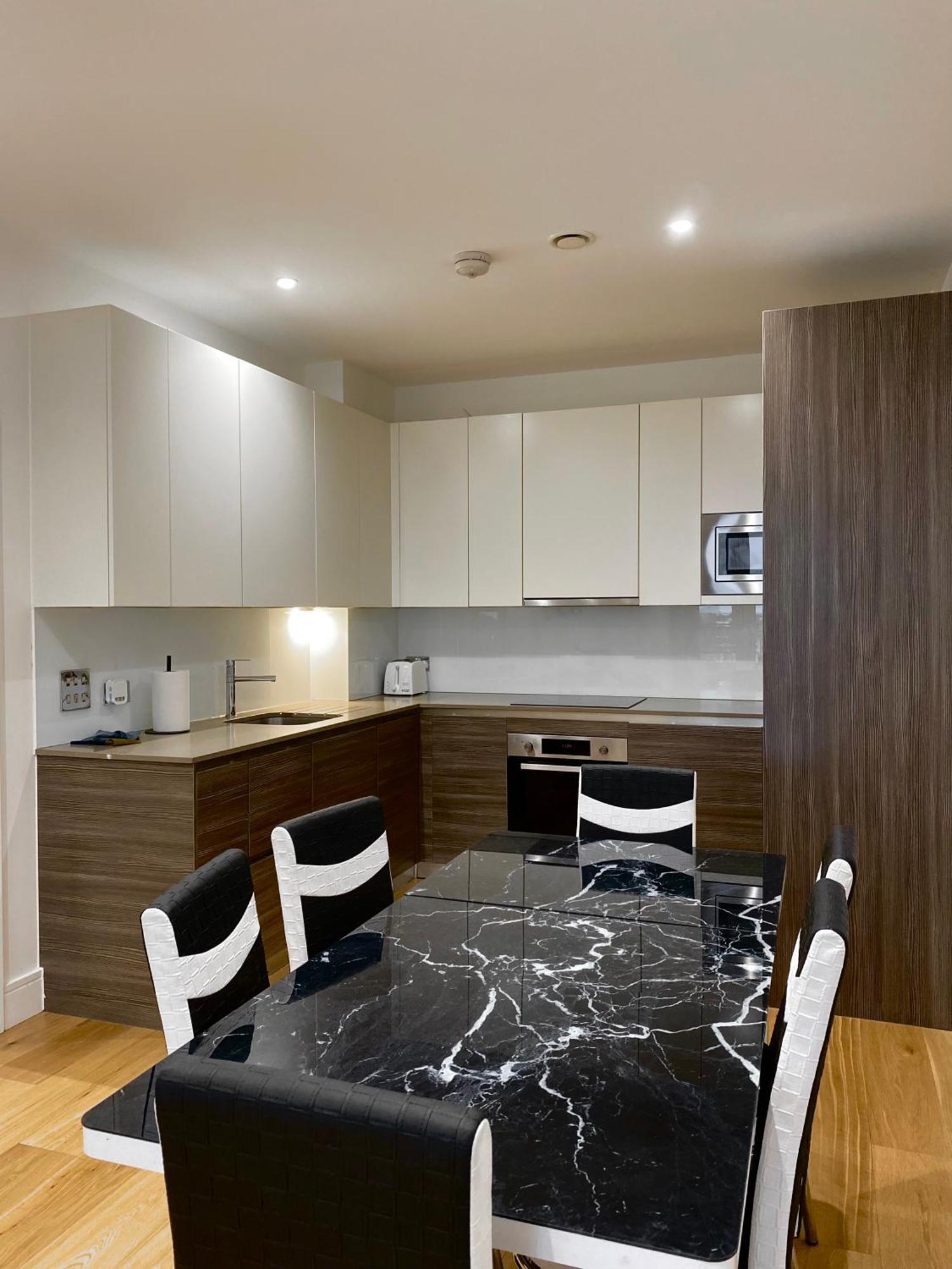 Spacious 2 Bedroom Penthouse Retreat Λονδίνο Εξωτερικό φωτογραφία