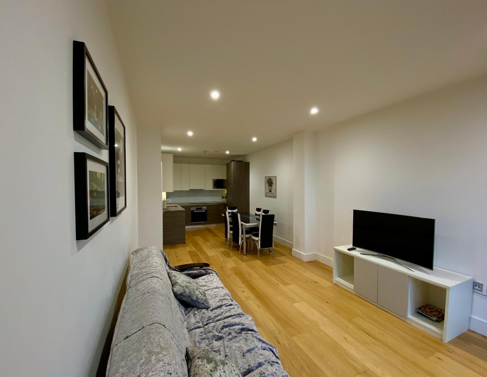 Spacious 2 Bedroom Penthouse Retreat Λονδίνο Εξωτερικό φωτογραφία