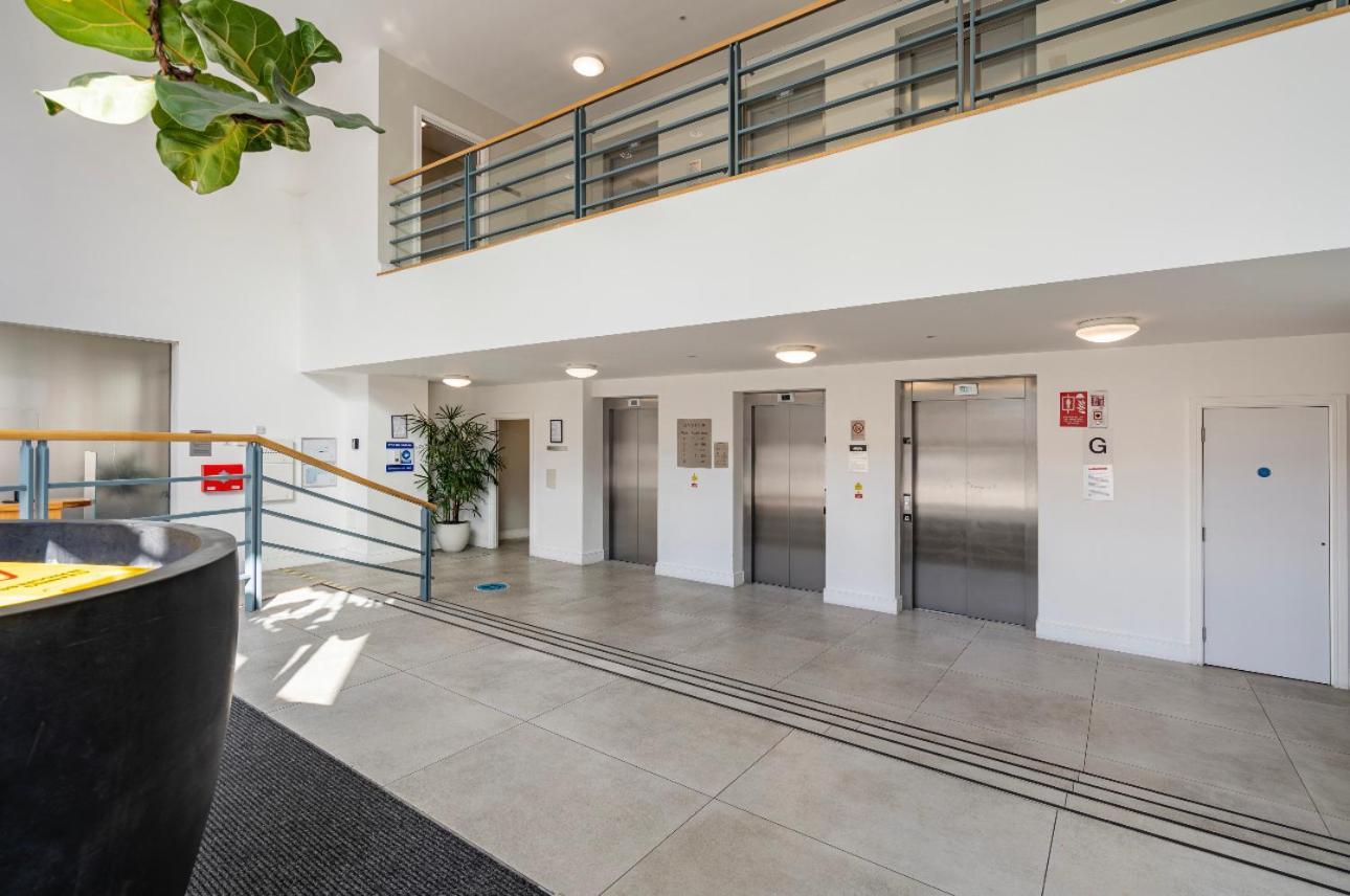 Spacious 2 Bedroom Penthouse Retreat Λονδίνο Εξωτερικό φωτογραφία